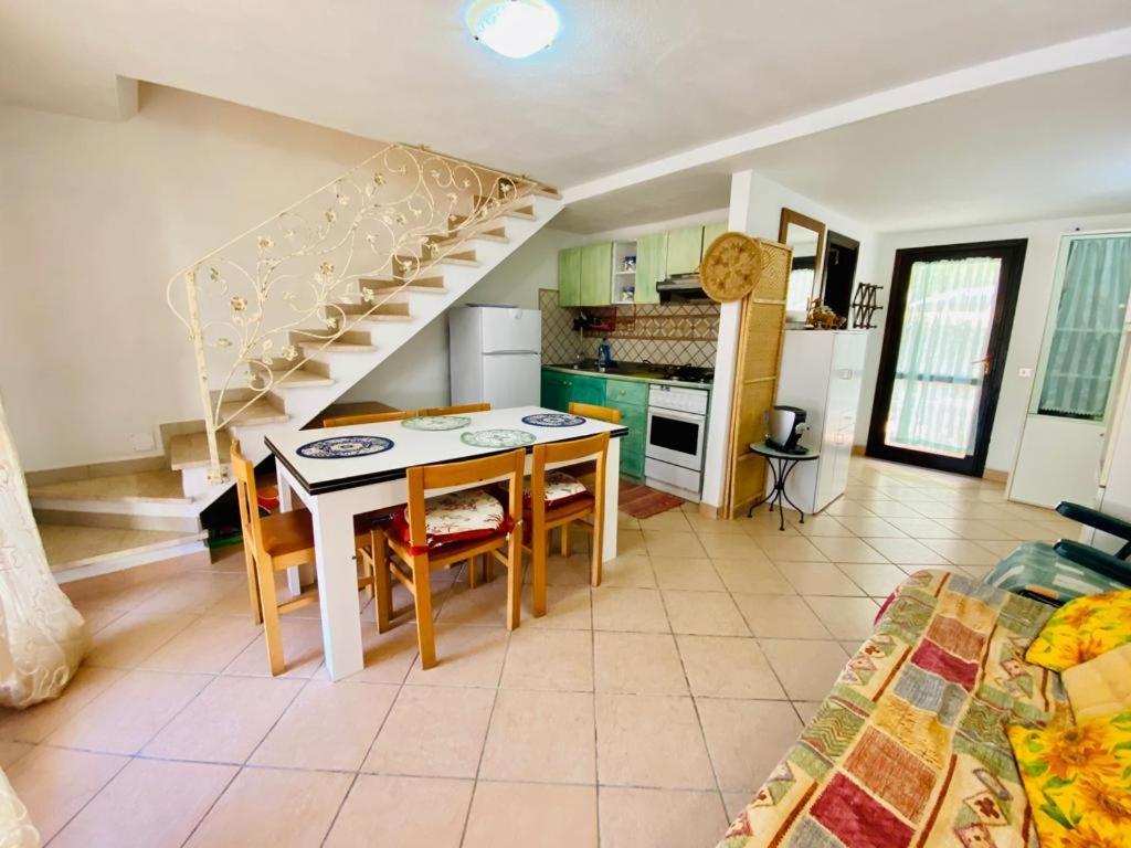 Appartamento I Geranei Centro San Teodoro  Exterior foto