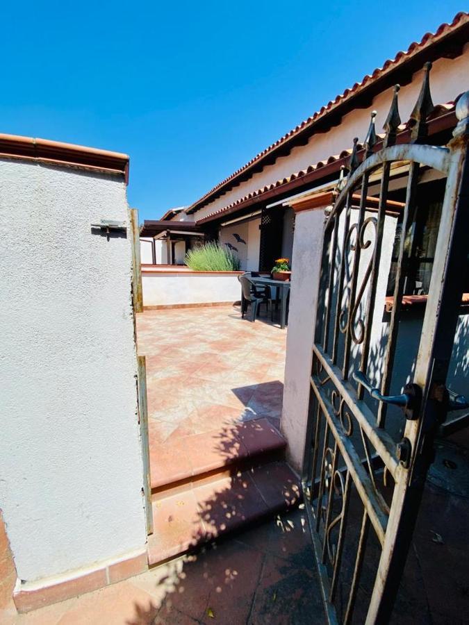Appartamento I Geranei Centro San Teodoro  Exterior foto